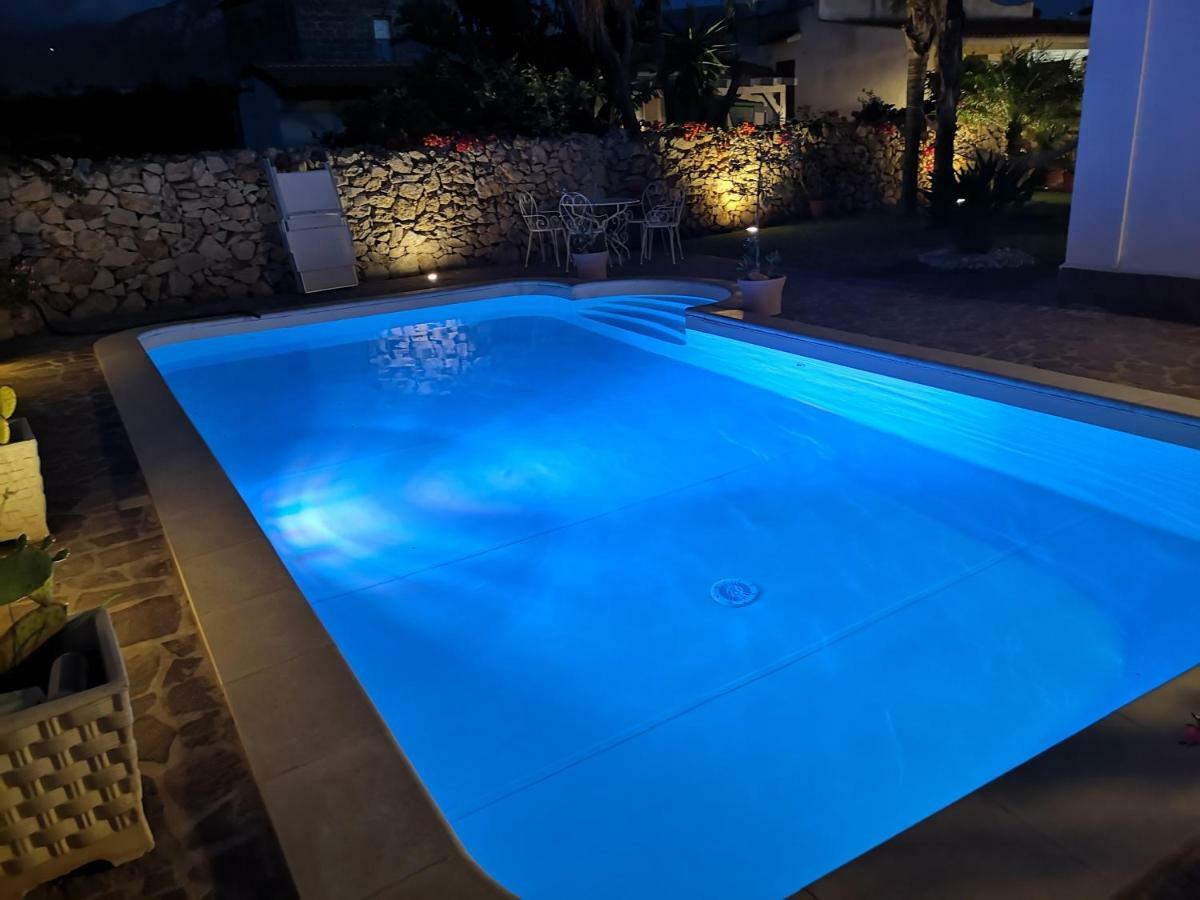 Manzella Piscina Privata